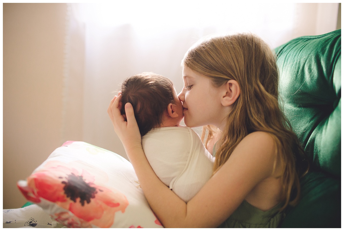 https://www.fourbirdsphotography.com/2018/10/orlando-newborn-photographer-simplicity/